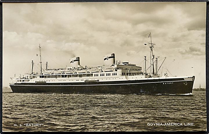 Batory, M/S, Gdynia-America Line. Besejlede ruten: København-Halifax-New York. U/no.
