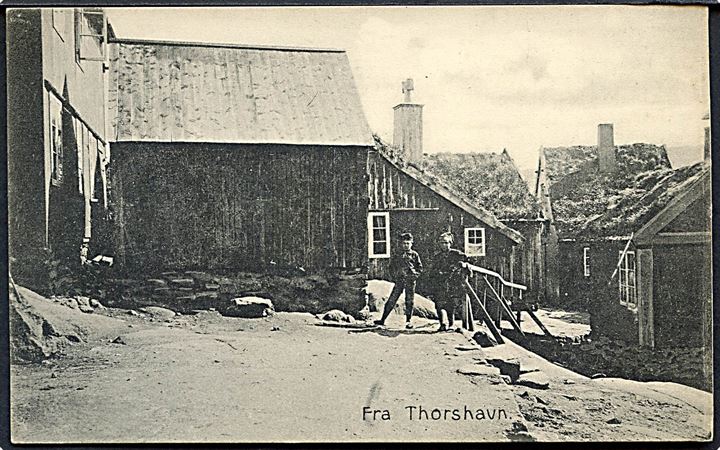 Thorshavn, gadeparti. Stenders no. 10330.