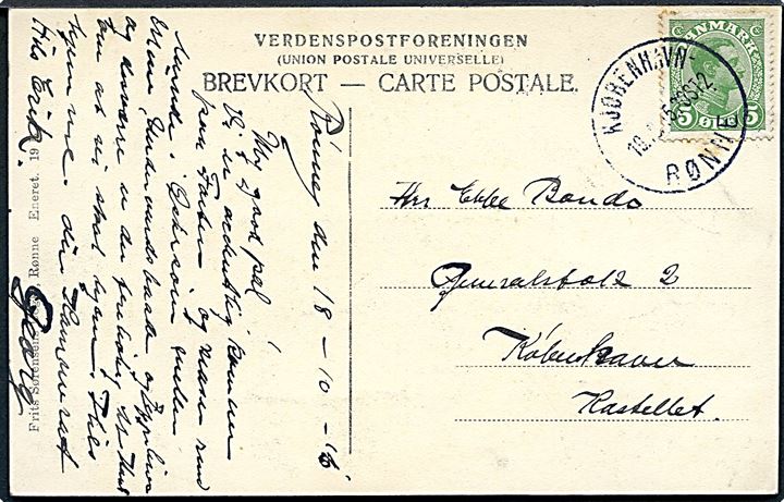 5 øre Chr. X på brevkort (Rønne havn med dampskibe) annulleret med sejlende bureaustempel Kjøbenhavn - Rønne Post2 d. 19.10.1915 til København.