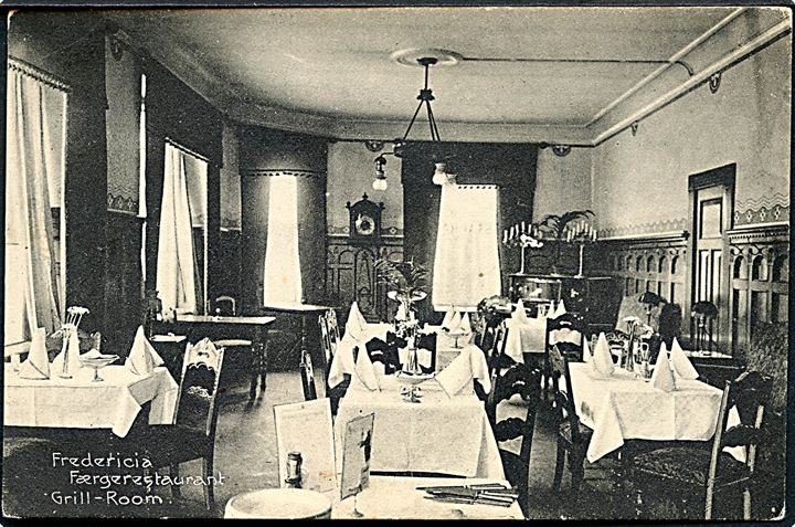 Fredericia, interiør fra Færgerestauranten, Grill-Room. Ph. C. no. 24558.