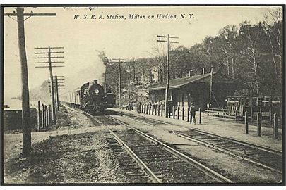 Lokomotiv paa vej ind til Milton Station, USA. H. Hergert no. 223.