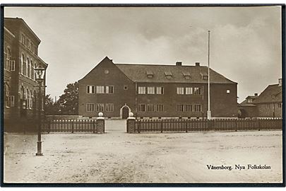Sverige. Vänersborg. Nya Folkskolan. Ewald Gillbergs Tobakshandel no. 1951. 