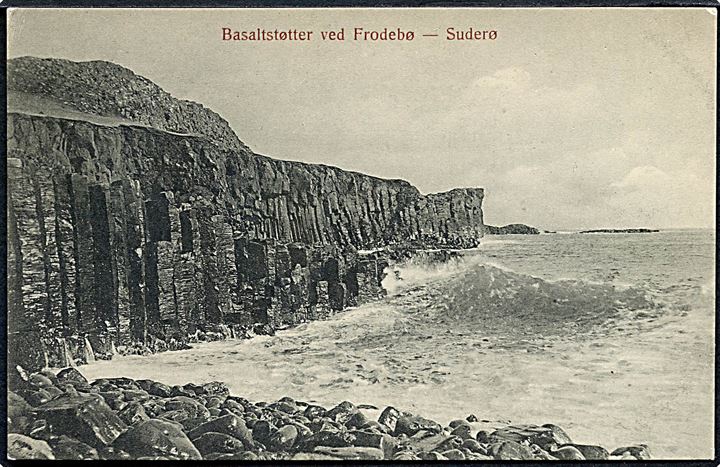 Færøerne. Basaltstøtter ved Frodebø - Suderø. H. N. Jacobsen u/no. 