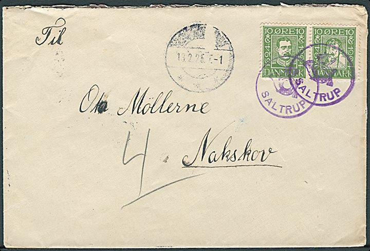 10 øre Chr. X og 10 øre Chr. IV Postjubilæum i sammentryk på brev annulleret med posthornstempel SALTRUP med svagt sidestempel Gribskovbanen T-1 d. 13.2.1925 til Nakskov. 