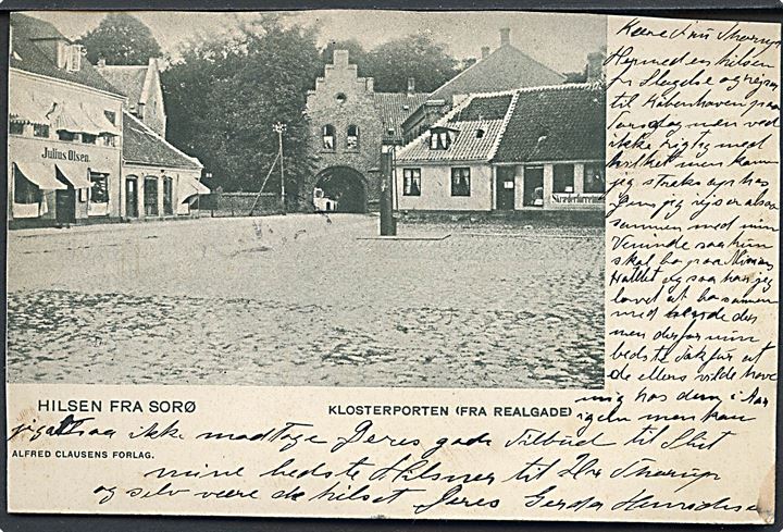 Sorø. Klosterporten (Fra Realgade). Alfred Clausens Forlag u/no. (Skåret). 
