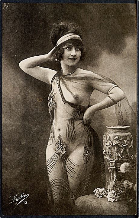 Erotisk postkort. Kvinde iført tyl. Nytryk Stampa PR no. 64. 