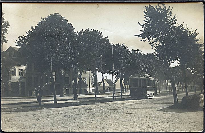 Odense, Sdr. Boulevard med prøvekørsel af Sporvogn no. 5. Fotokort anvendt d. 9.9.1911. Nålehul. Kvalitet 6