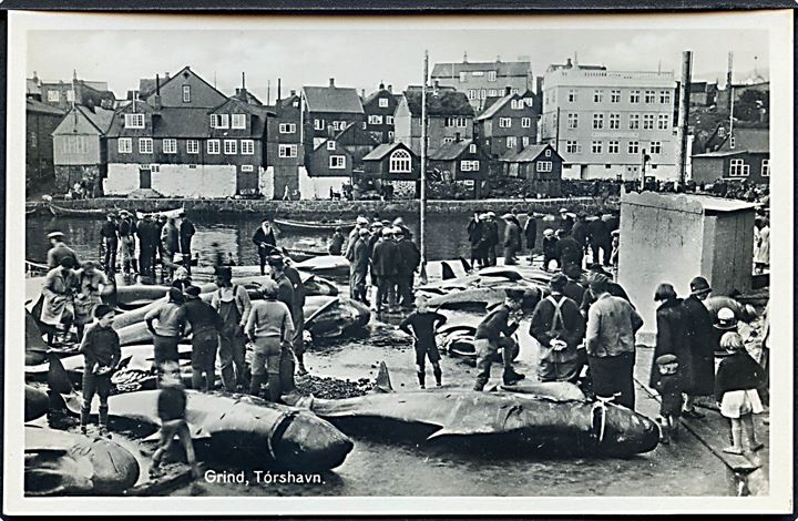 Thorshavn, grindehvaler fordeles. H. N. Jacobsen no. 2533. Kvalitet 10
