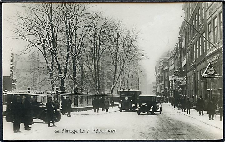Købh., Amagertorv i sne med Triangel omnibus linie 11. O. Lütken no. 82. Kvalitet 9