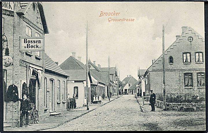 Broager, Storegade med Bossen & Bock manufakturhandel. Th. Lau no. 101. Kvalitet 9