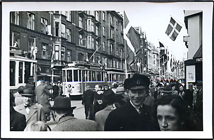 Verdenskrig 2. Befrielsen i København med sporvogn linie 16. Fotokort u/no. Kvalitet 10