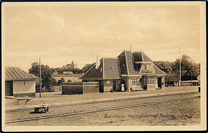 Helligdommen station. Navneændring til Rø i 1914. F. Sørensen no. 2142. Kvalitet 9