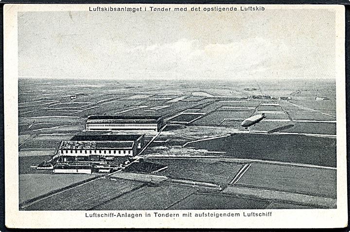 Zeppelinbasen ved Tønder set fra luften med luftskib. M. Glückstadt & Münden no. 82410. Kvalitet 7