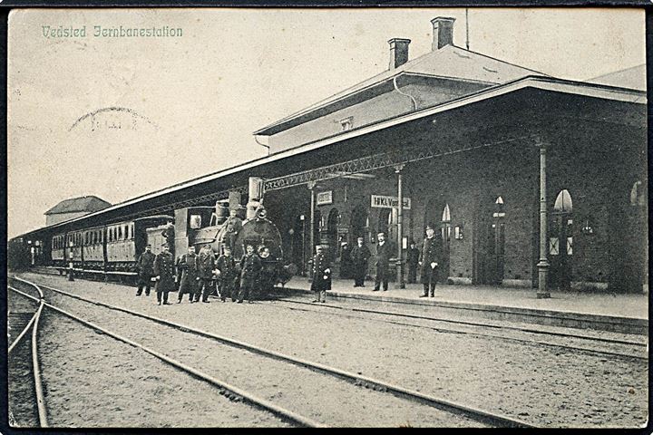 Vedsted, jernbanestation med holdende damptog. P. Alstrup no. 2669. Kvalitet 7