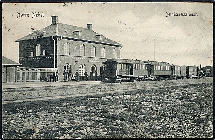 Nørre Nebel, jernbanestation med holdende damptog. P. Alstrup no. 5876. Stjernestempel HJORTSBALLE. Kvalitet 7