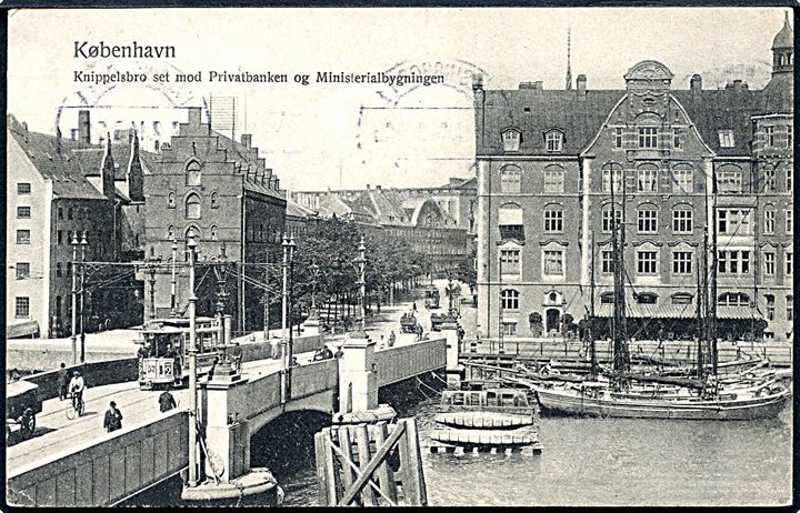 København, Knippelsbro set mod Privatbanken og Ministerialbygningen med sporvogn linie 2 no. 57. Møller & Co. no. 12.