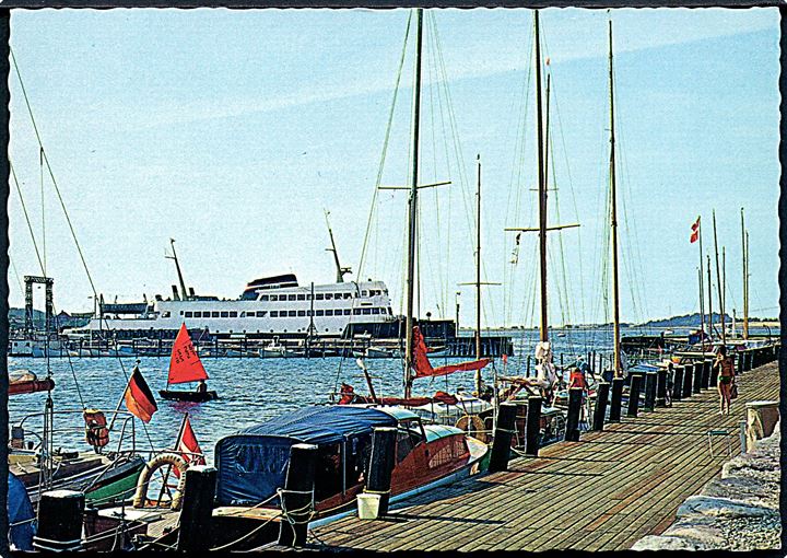 Ærøskøbing havn med Lystbaadehavnen. Med Færgen. Creutz Boghandel no. 43 523 / 23. 