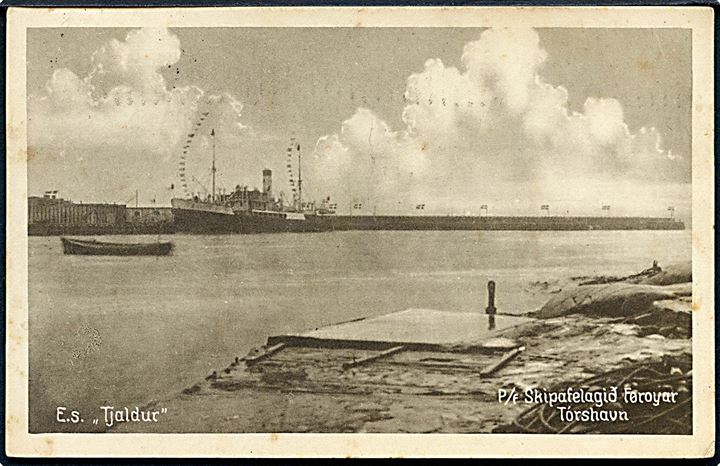 Thorshavn, havneparti med dampskibet Tjaldur. Chr. Christensen. Frankeret med 5 øre Bølgelinie (2) fra Thorshavn d. 20.2.1930 til Sand.