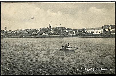 Ebeltoft set fra Havnen. Mølle & Kirke ses i baggrunden. Ebeltoft Bog og Papir no. 358. 