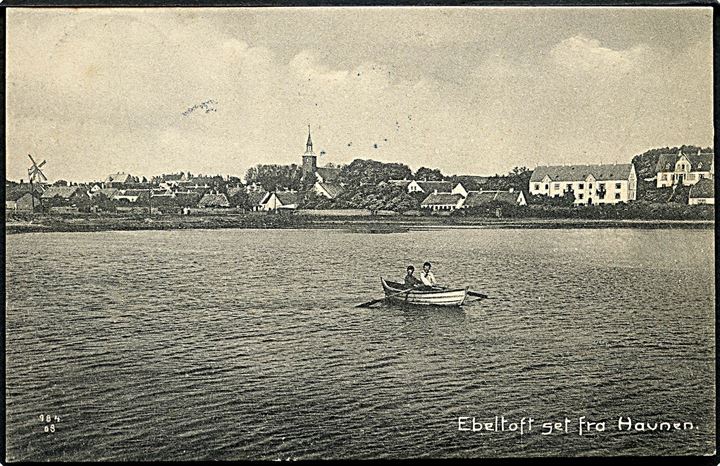 Ebeltoft set fra Havnen. Mølle & Kirke ses i baggrunden. Ebeltoft Bog og Papir no. 358. 