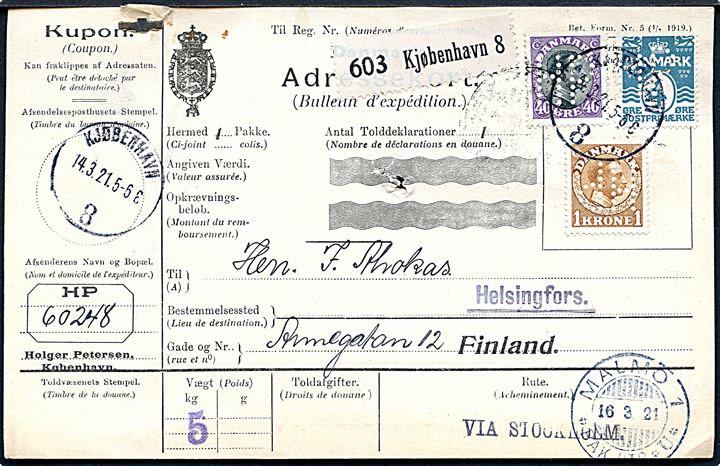 4 øre Bølgelinie, 40 øre og 1 kr. Chr. X med perfin H.P. på adressekort for pakke fra firma Holger Petersen stemplet Kjøbenhavn 8 d. 14.3.1921 via Malmö til Helsingfors, Finland.