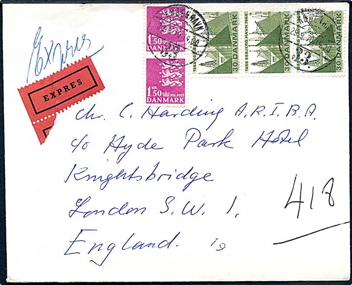 30 øre Esbjerg (3) og 1,50 kr. Rigsvåben i parstykke på ekspresbrev fra København d. 29.9.1970 til London, England.