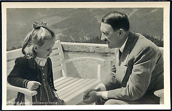 Tyskland. Hitler med barn. Photo-Hoffmann no. 773.