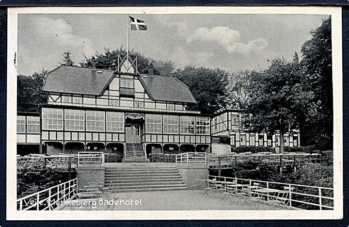10 øre Bølgelinie på brevkort (Munkebjerg Badehotel) annulleret Børkop d. 5.8.1939 og sidestemplet med posthornstempel Munkebjerg (Vejle) til Horsens.