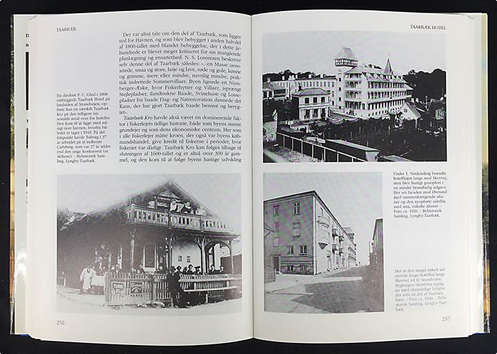 Strandvejen før og nu fra Tuborg til Kronborg. Bind 1+2. 432 sider + 447 sider. Hardbacks med smudsomslag. 