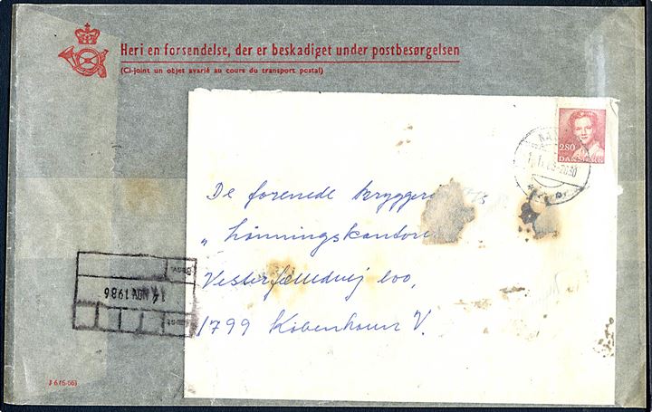 2,80 kr. Margrethe på beskadiget brev fra Næstved d. 1.11.1986 til København. Ilagt pergamyn kuvert J6 (6-66) til forsendelser beskadiget under postbesørgelsen.