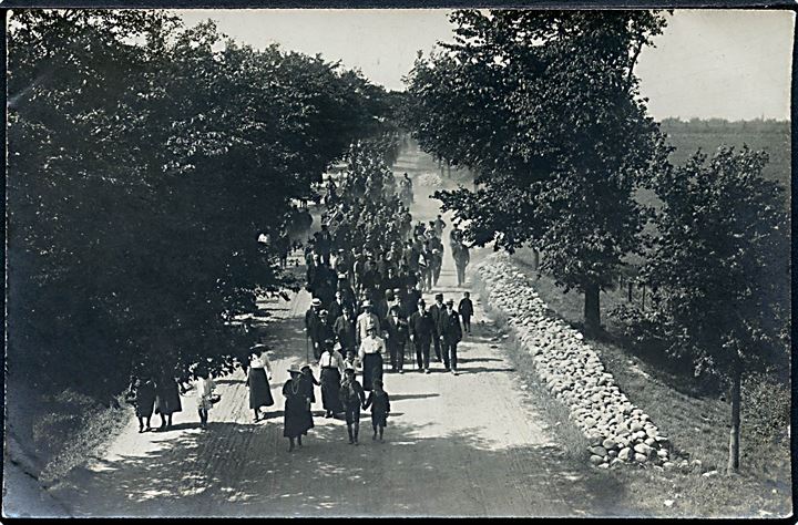 Genforeningen. De tyske tropper vender tilbage til 2. Zone d. 17.6.1920. Fotokort u/no.