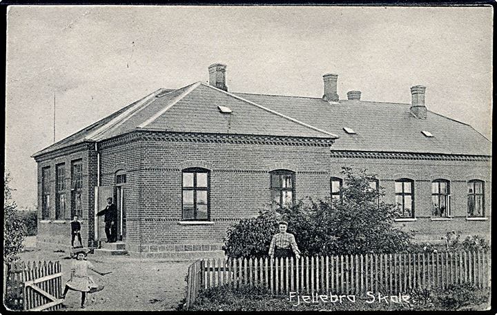 Fjellebro Skole. Ahrent Flensborg no. 254. 