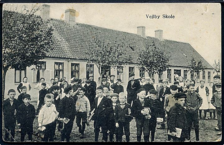 Vejlby Skole med eleverne. H. A. Ebbesen no. 891. 