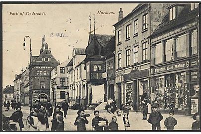 Gadeparti fra Søndergade i Horsens. Carl Møller no. 1878.