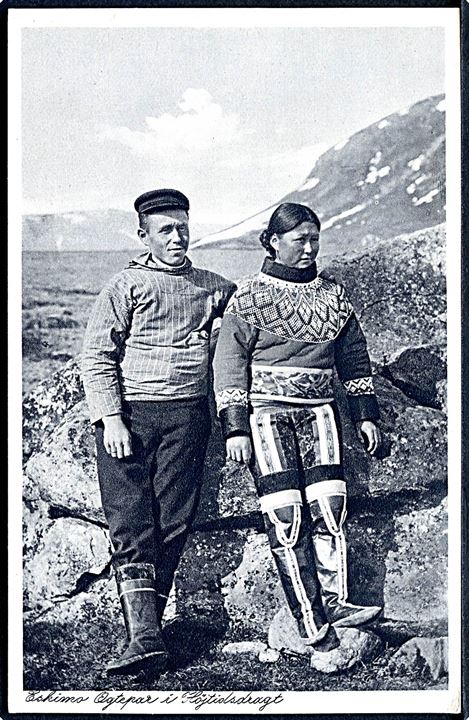 Grønland. Eskimo ægtepar i højtidsdragt. A. K. no. 403819. 