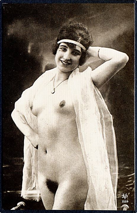 Erotisk postkort. Kvinde iført blonder. Nytryk Stampa PR no. 44.    