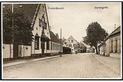 Frederiksund, Havnegade. Johs. Brorsens Forlag no. 6. 