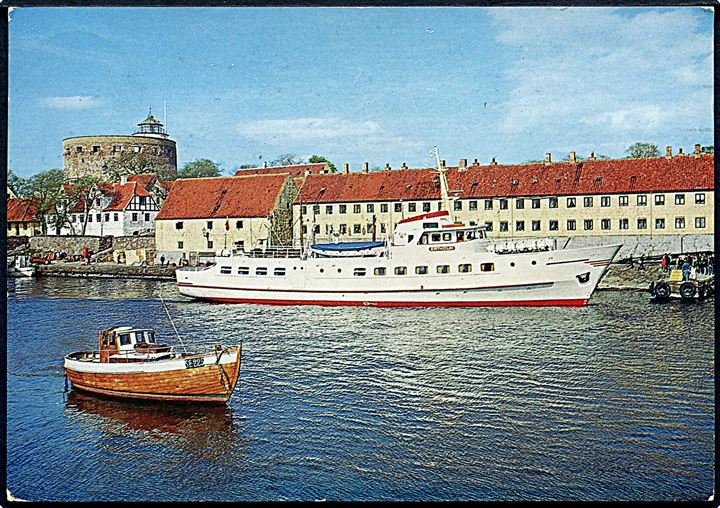 Christiansø havnen og Store Tårn. M/S Ertholm for indgående. Colbergs Boghandel no. 8628. 