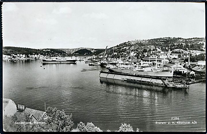 Norge. Sandefjord Havn med skibe. J. H. Küenholdt no. 5286. 