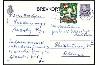 15 øre Fr. IX helsagsbrevkort (fabr. 176) med Julemærke 1951 sendt lokalt i Odense d. 23.12.1951.