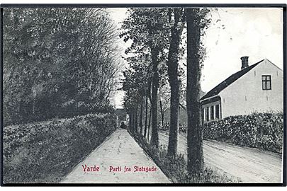 Varde. Parti fra Slotsgade. Warburgs Kunstforlag no. 5363.