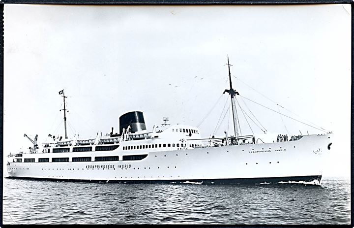 Kronprinsesse Ingrid, M/S, DFDS. Frankeret med 35 øre Fr. VIII annulleret med svagt britisk skibsstempel London Paquebot d. 9.7.195? til Haderslev.