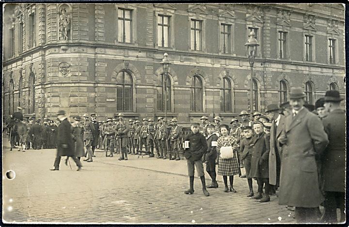 Genforening. Britiske CIS styrker i Flensburg i afstemningsperioden. Fotokort u/no.
