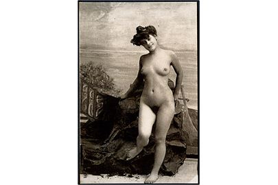 Erotisk postkort. Nøgen kvinde poserer. Nytryk Stampa PR no. 297.    