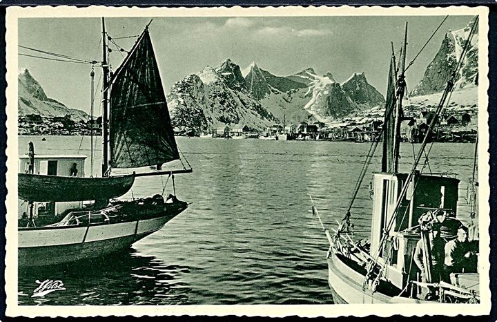 Grønland. Byen ses fra fiskekuttere. Alex Vincents no. 486272. 