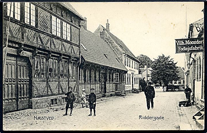 Næstved. Riddergade med Fodtøjsfabrik. E. Larsen Demuth no. 8249. 