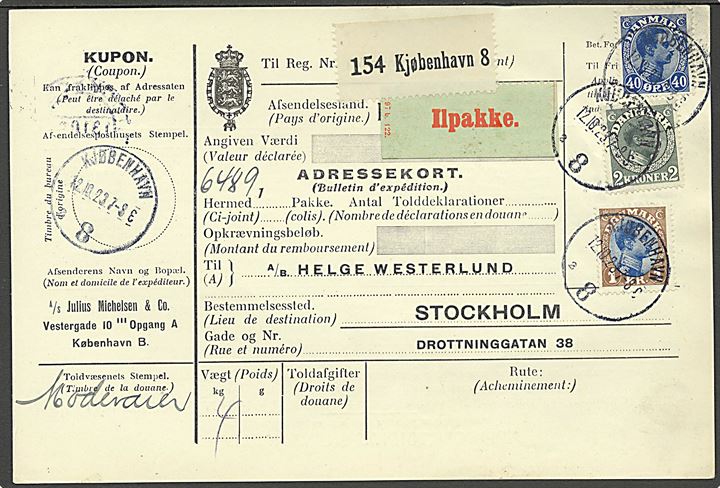 40 øre, 1 kr. og 2 kr. Chr. X på 3,40 kr. frankeret internationalt adressekort for ilpakke fra Kjøbenhavn 8 (Frihavnen) d. 12.10.1923 til Stockholm, Sverige.
