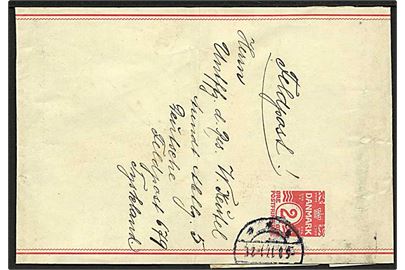 2 øre helsagskorsbånd stemplet d. 5.8.1917 påskrevet Feldpost og sendt til underofficer ved Arendt Abteilung 5 (Lytte-afdeling), Deutsche Feldpost 679, Tyskland. Usædvanlig destination. Folder.