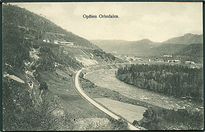 3 øre Posthorn på lokalt brevkort (Opöien i Orkedalen) annulleret med 4-ringsstempel “425” Hostoen brevhus i Orkedalen og sidestemplet Svorkmo d. 28.12.1907.