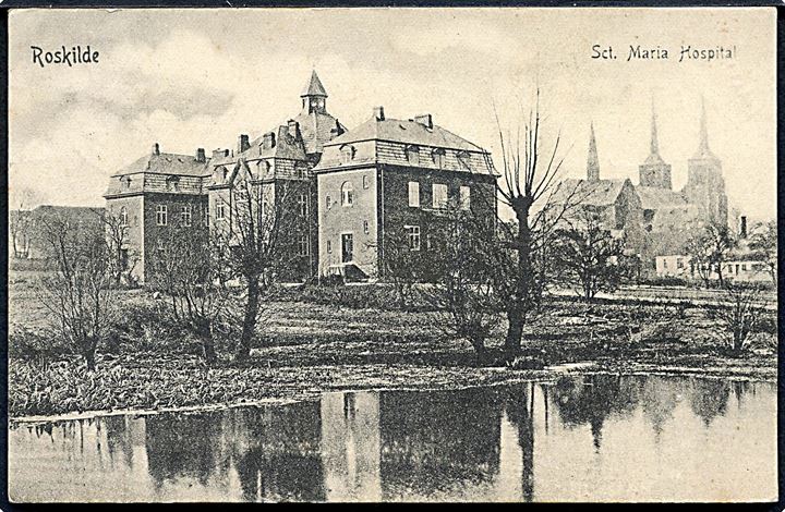 5 øre Fr. VIII på brevkort annulleret med vanskeligt brotype Ie bureaustempel Kjøbenhavn - Nyborg T.31 d. 22.8.1908 til Hyllinge. 